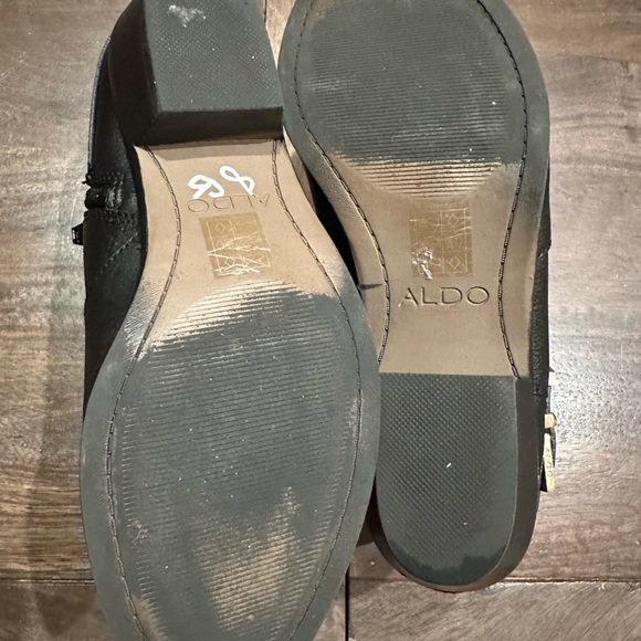 Aldo Black Vegan Leather Ankle Booties 3 Buckle Straps & Gold Hardware  Sz 8 - Picture 7 of 11